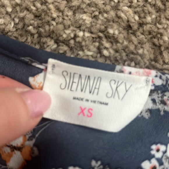 Floral blouse - Picture 2 of 4